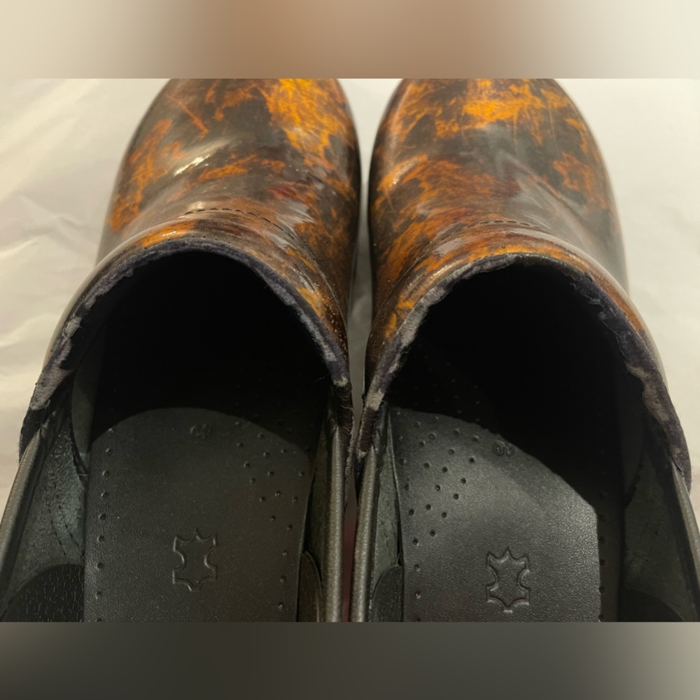 Dansko Clogs Goldleaf pattern - Picture 5 of 5